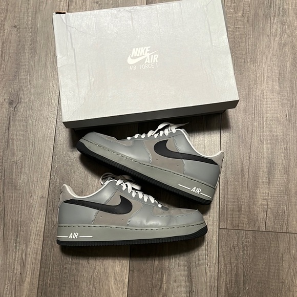 Nike Air Force 1 Shoes - Picture 2 of 12